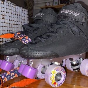 LIKE NEW BONT ROLLERSKATES. Vegan Leather. All the add ons! High quality skate!